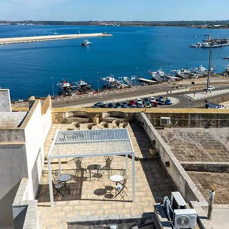 לינה וארוחת בוקר Palazzo Celina 3*