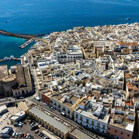 לינה וארוחת בוקר Palazzo Celina 3*